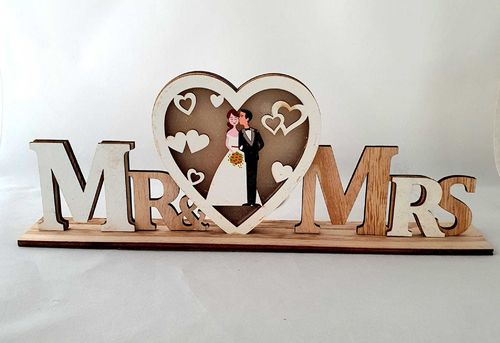 Schriftzug Mr und Mrs aus Holz mit LED