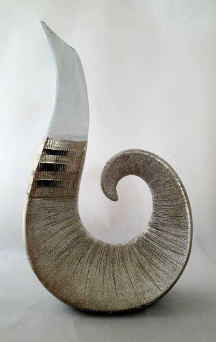 Vase Skulptur modern Horn