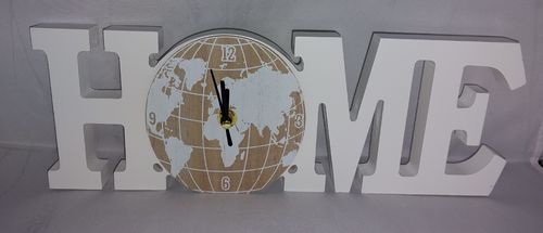 Schriftzug HOME mit Uhr als Globus